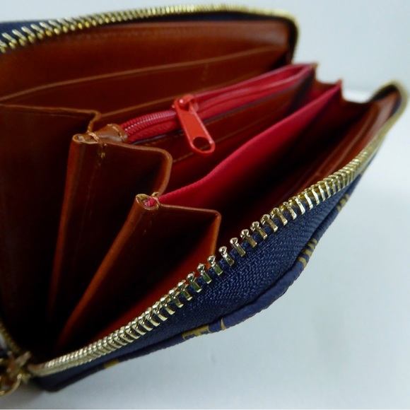 Dooney & Bourke Zip Around Gretta Coated Canvas Wallet Wristlet Leather Trim NWT - Picture 13 of 13